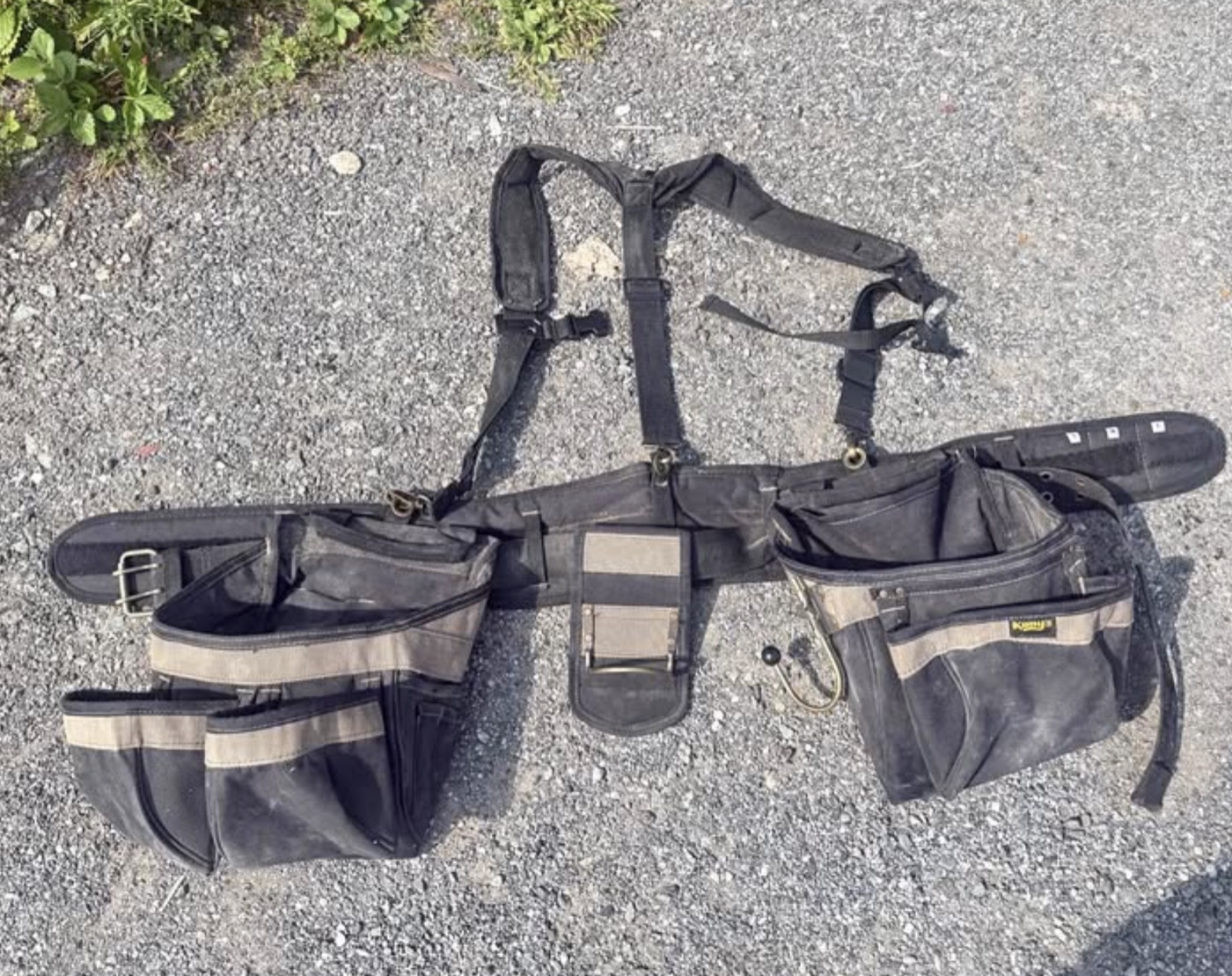 Ceinture à outils avec bretelles